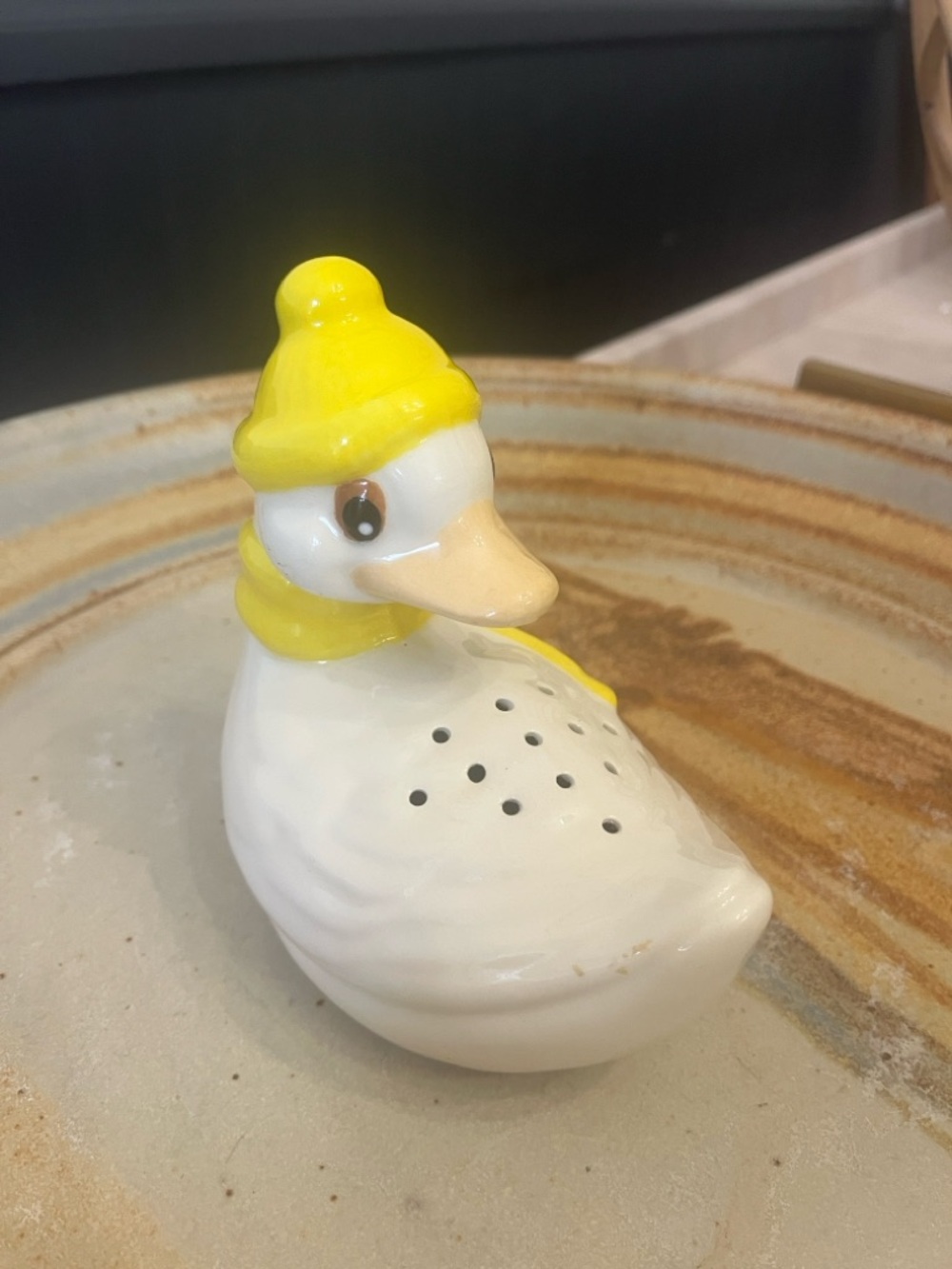 VINTAGE DUCK FOR BAKING SODA IN REFRIGERATOR